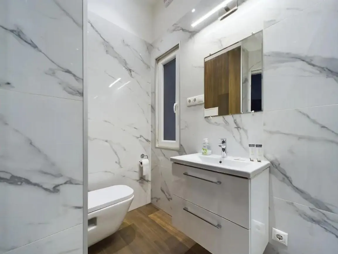 Cosy Gray Apartment In Heart Of City Budapest