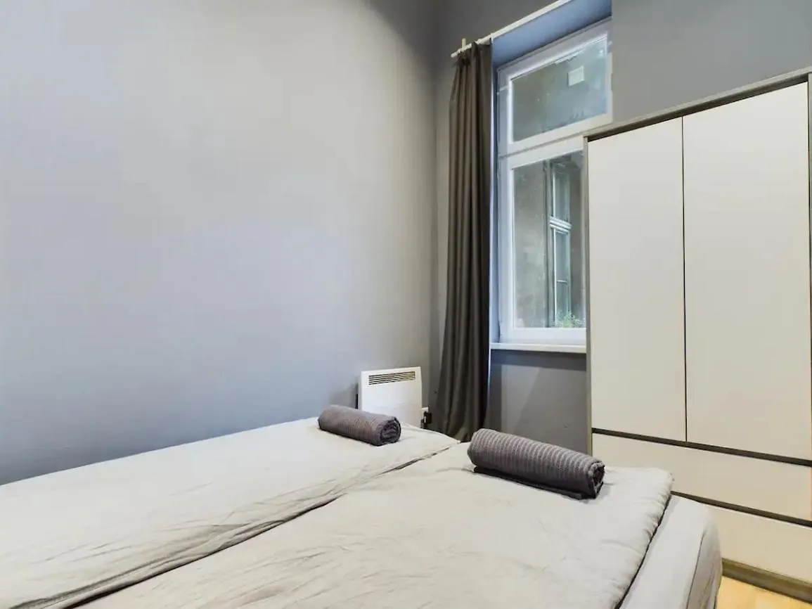 Cosy Gray Apartment In Heart Of City Budapest